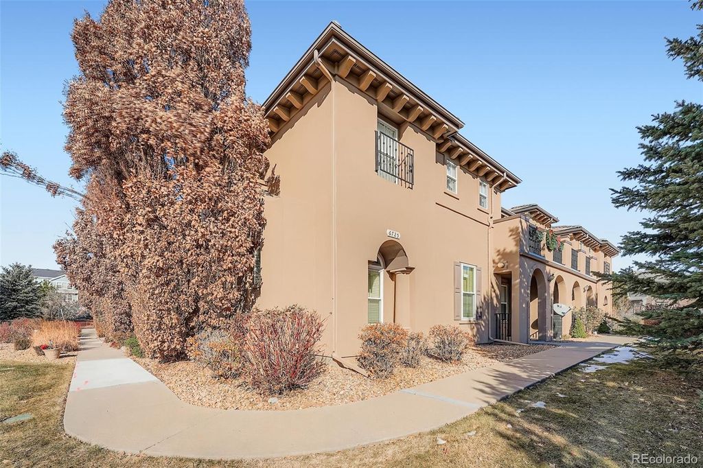 6725 S Versailles Way 103, Aurora, CO 80016