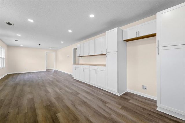 1541 Evonne Street, Lake Charles, LA 70611