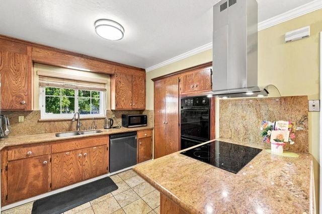 1464 Hillsdale Avenue, San Jose, CA 95118