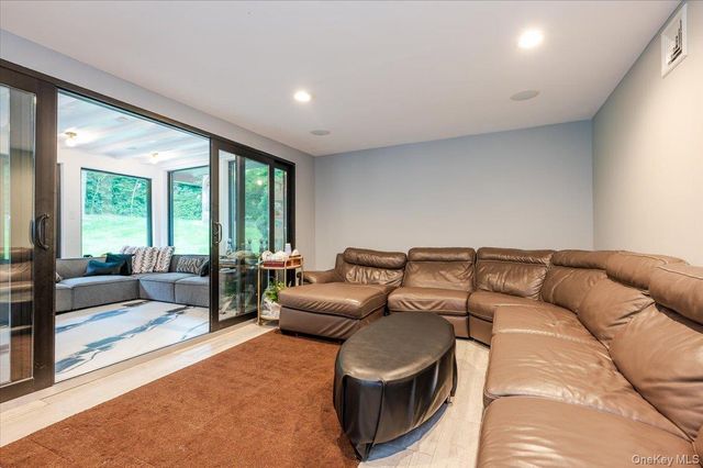 26 Red Brook Road, Great Neck, NY 11024