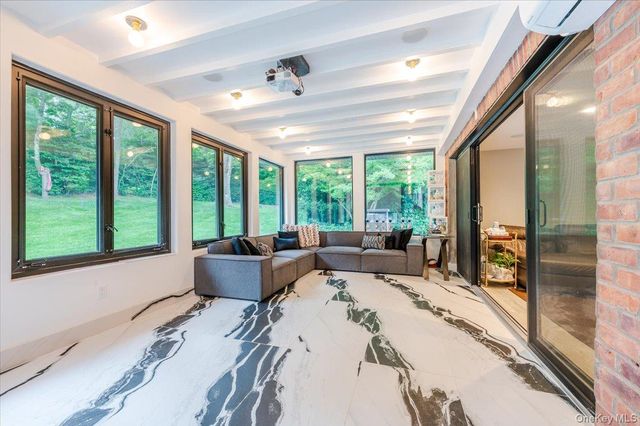 26 Red Brook Road, Great Neck, NY 11024