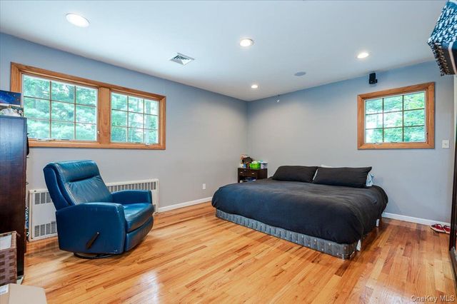 26 Red Brook Road, Great Neck, NY 11024