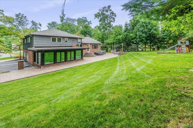 26 Red Brook Road, Great Neck, NY 11024