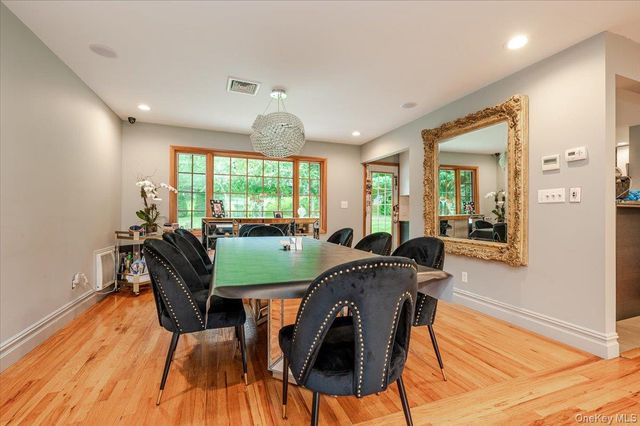 26 Red Brook Road, Great Neck, NY 11024