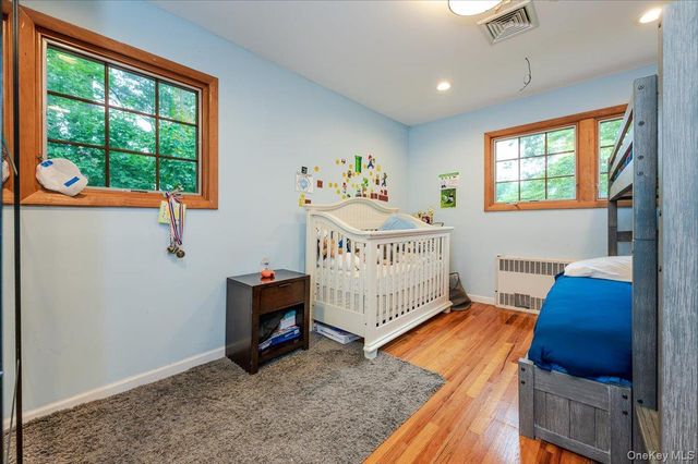 26 Red Brook Road, Great Neck, NY 11024