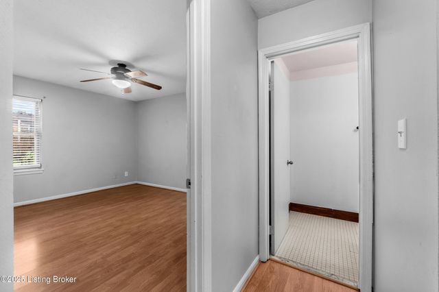 1970 Goldsmith Ln A-4, Louisville, KY 40218