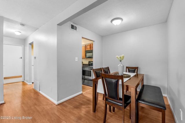 1970 Goldsmith Ln A-4, Louisville, KY 40218