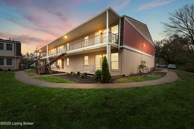 1970 Goldsmith Ln A-4, Louisville, KY 40218