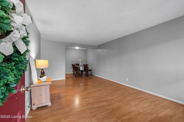 1970 Goldsmith Ln A-4, Louisville, KY 40218