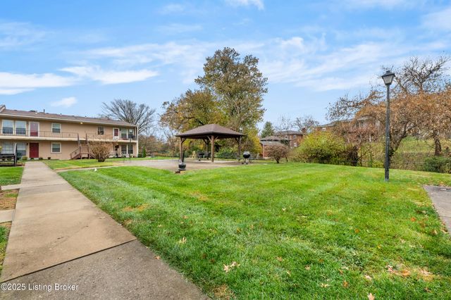 1970 Goldsmith Ln A-4, Louisville, KY 40218