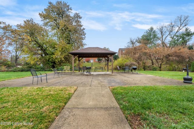 1970 Goldsmith Ln A-4, Louisville, KY 40218