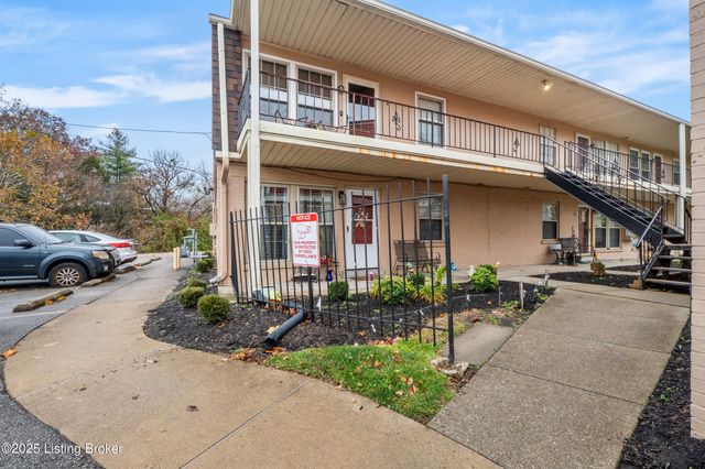 1970 Goldsmith Ln A-4, Louisville, KY 40218