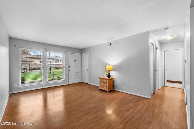 1970 Goldsmith Ln A-4, Louisville, KY 40218