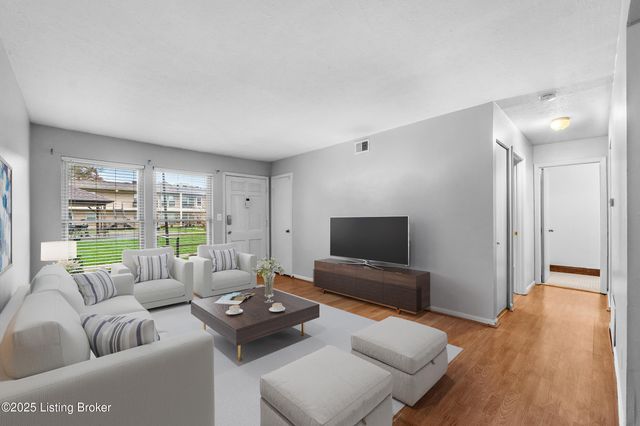 1970 Goldsmith Ln A-4, Louisville, KY 40218