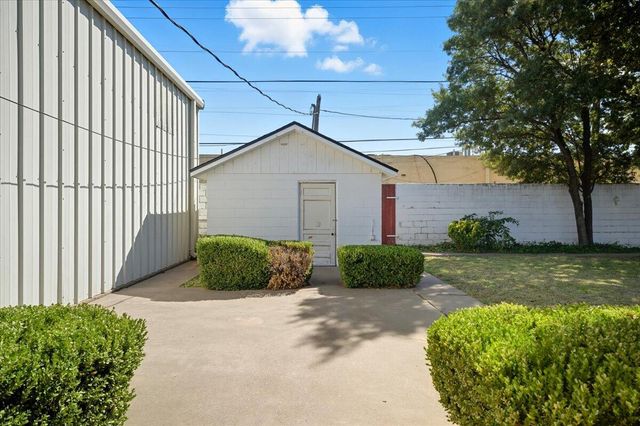 1911 33rd Street, Lubbock, TX 79411