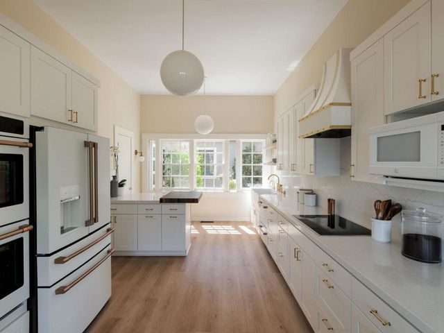 730 Mora Drive, Los Altos, CA 94024