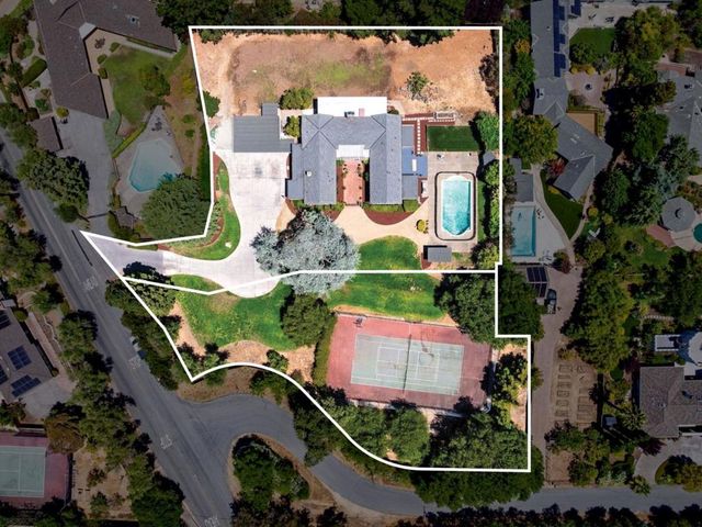 730 Mora Drive, Los Altos, CA 94024