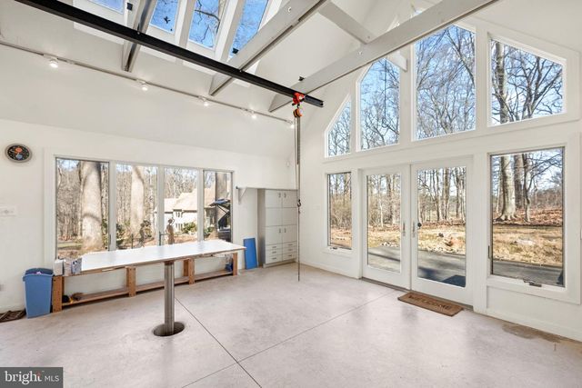 6 HUNT CLUB LN, Malvern, PA 19355