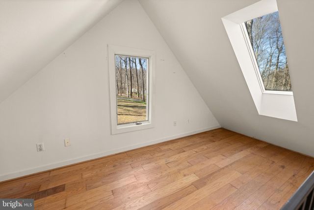 6 HUNT CLUB LN, Malvern, PA 19355
