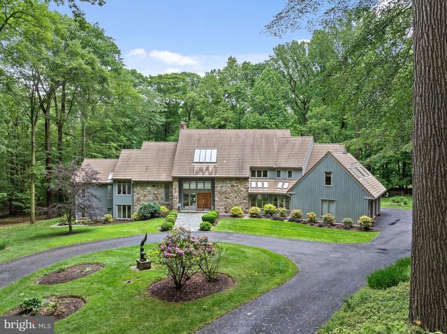 6 HUNT CLUB LN, Malvern, PA 19355