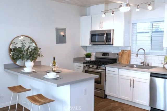 120 Roosevelt 17, Pasadena, CA 91107