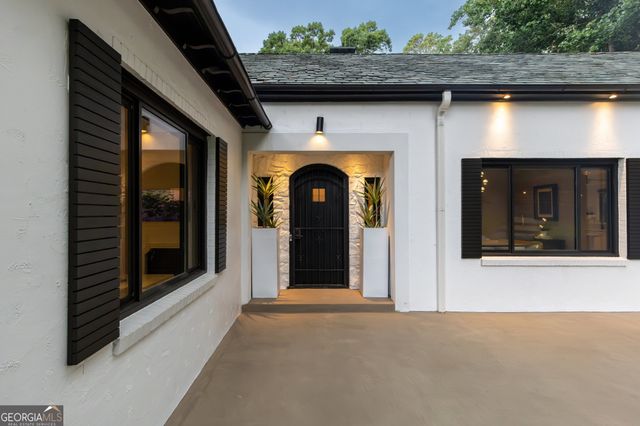 737 W Conway Drive NW, Atlanta, GA 30327