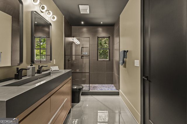 737 W Conway Drive NW, Atlanta, GA 30327