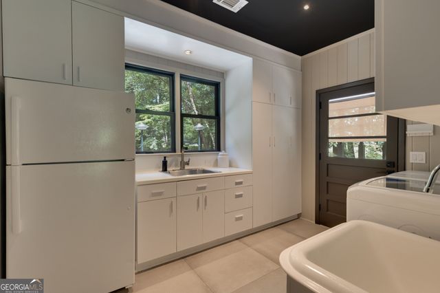 737 W Conway Drive NW, Atlanta, GA 30327