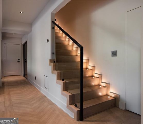 737 W Conway Drive NW, Atlanta, GA 30327