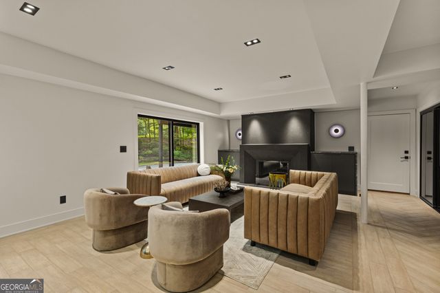 737 W Conway Drive NW, Atlanta, GA 30327