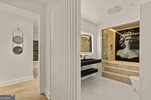 737 W Conway Drive NW, Atlanta, GA 30327