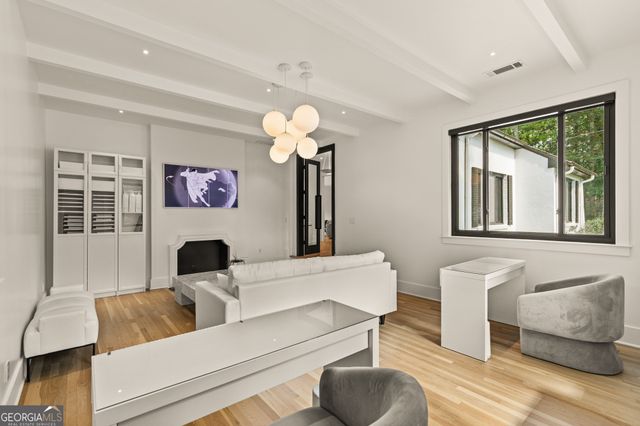 737 W Conway Drive NW, Atlanta, GA 30327