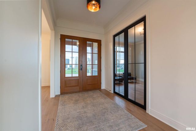 6830 Wilderness Pointe Drive, Bettendorf, IA 52722