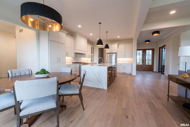 6830 Wilderness Pointe Drive, Bettendorf, IA 52722