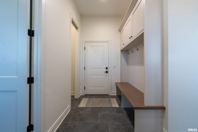 6830 Wilderness Pointe Drive, Bettendorf, IA 52722