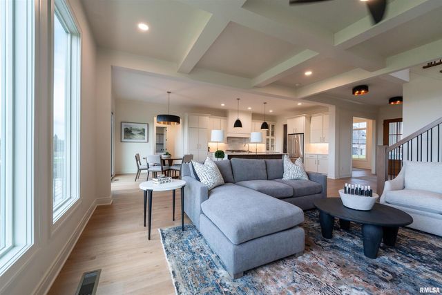 6830 Wilderness Pointe Drive, Bettendorf, IA 52722