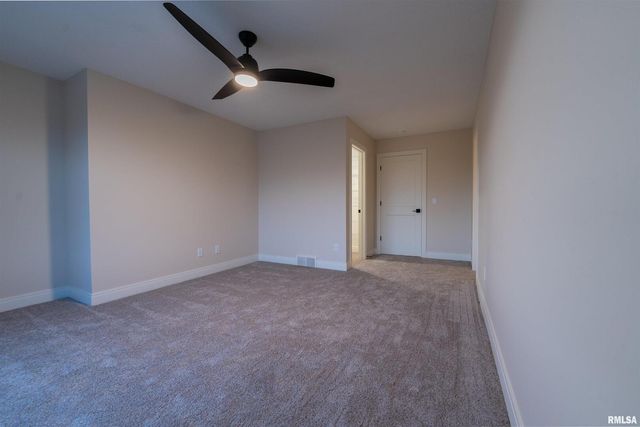 6830 Wilderness Pointe Drive, Bettendorf, IA 52722