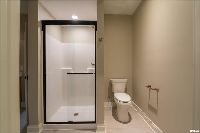 6830 Wilderness Pointe Drive, Bettendorf, IA 52722