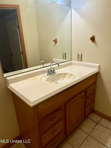 649 Old Hickory Road, Grenada, MS 38901