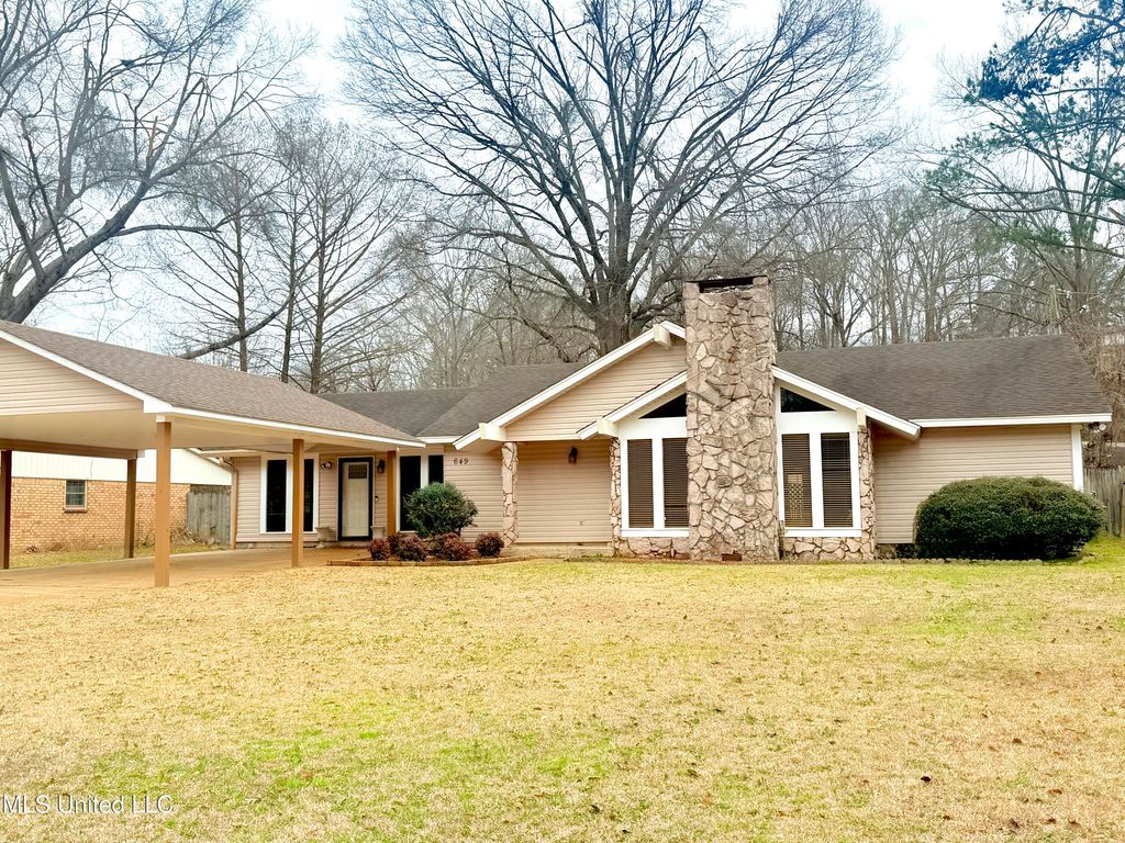 649 Old Hickory Road, Grenada, MS 38901