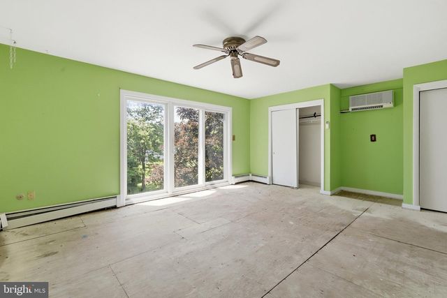 32 BECK RD, Coatesville, PA 19320
