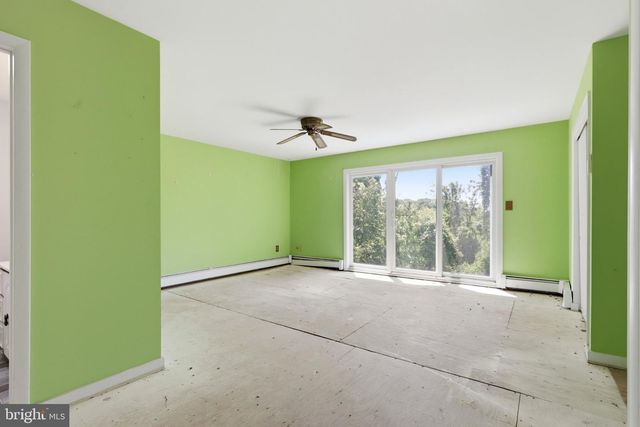 32 BECK RD, Coatesville, PA 19320