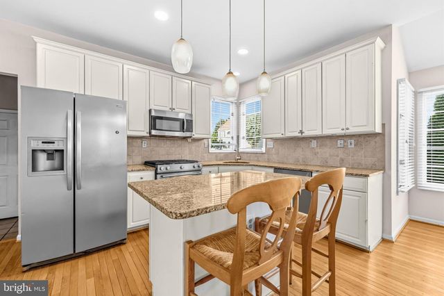 3718 BROADRUN DR, Fairfax, VA 22033