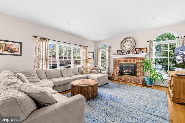 3718 BROADRUN DR, Fairfax, VA 22033