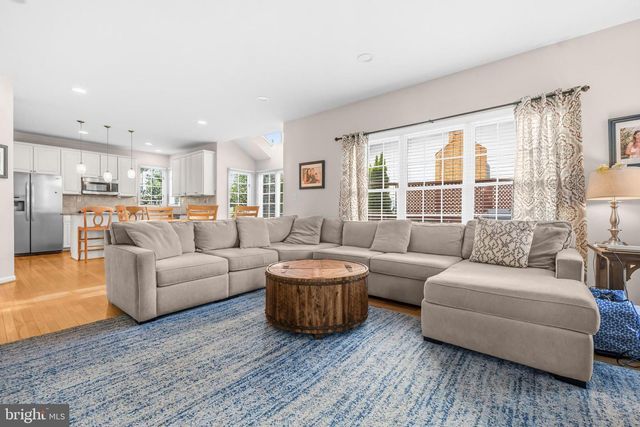 3718 BROADRUN DR, Fairfax, VA 22033
