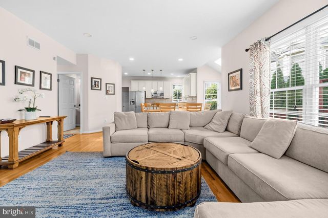 3718 BROADRUN DR, Fairfax, VA 22033