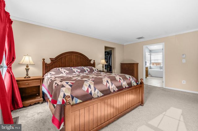 3718 BROADRUN DR, Fairfax, VA 22033