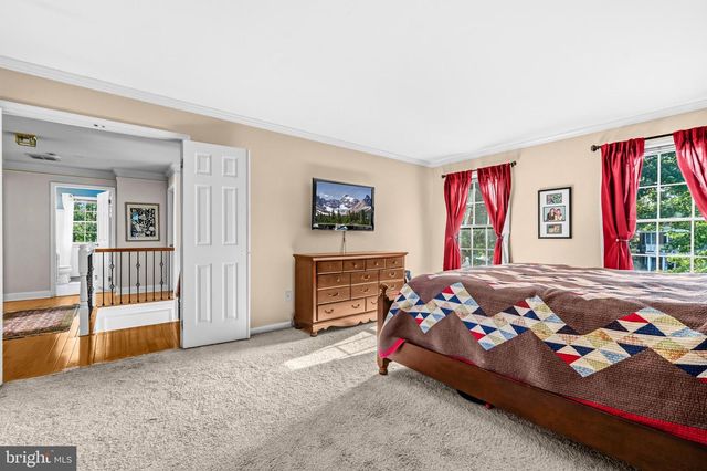 3718 BROADRUN DR, Fairfax, VA 22033