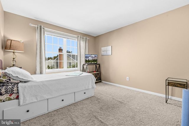 3718 BROADRUN DR, Fairfax, VA 22033