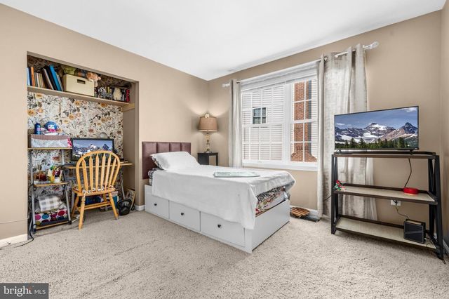 3718 BROADRUN DR, Fairfax, VA 22033